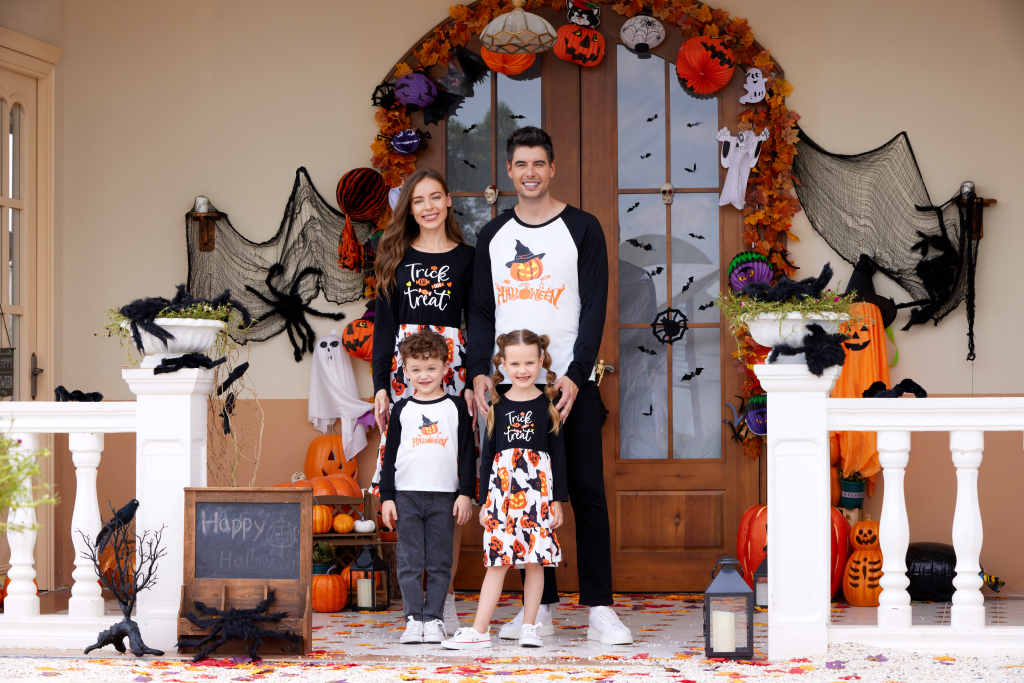 10 Spooktacular Matching Outfit Ideas for Halloween - 1