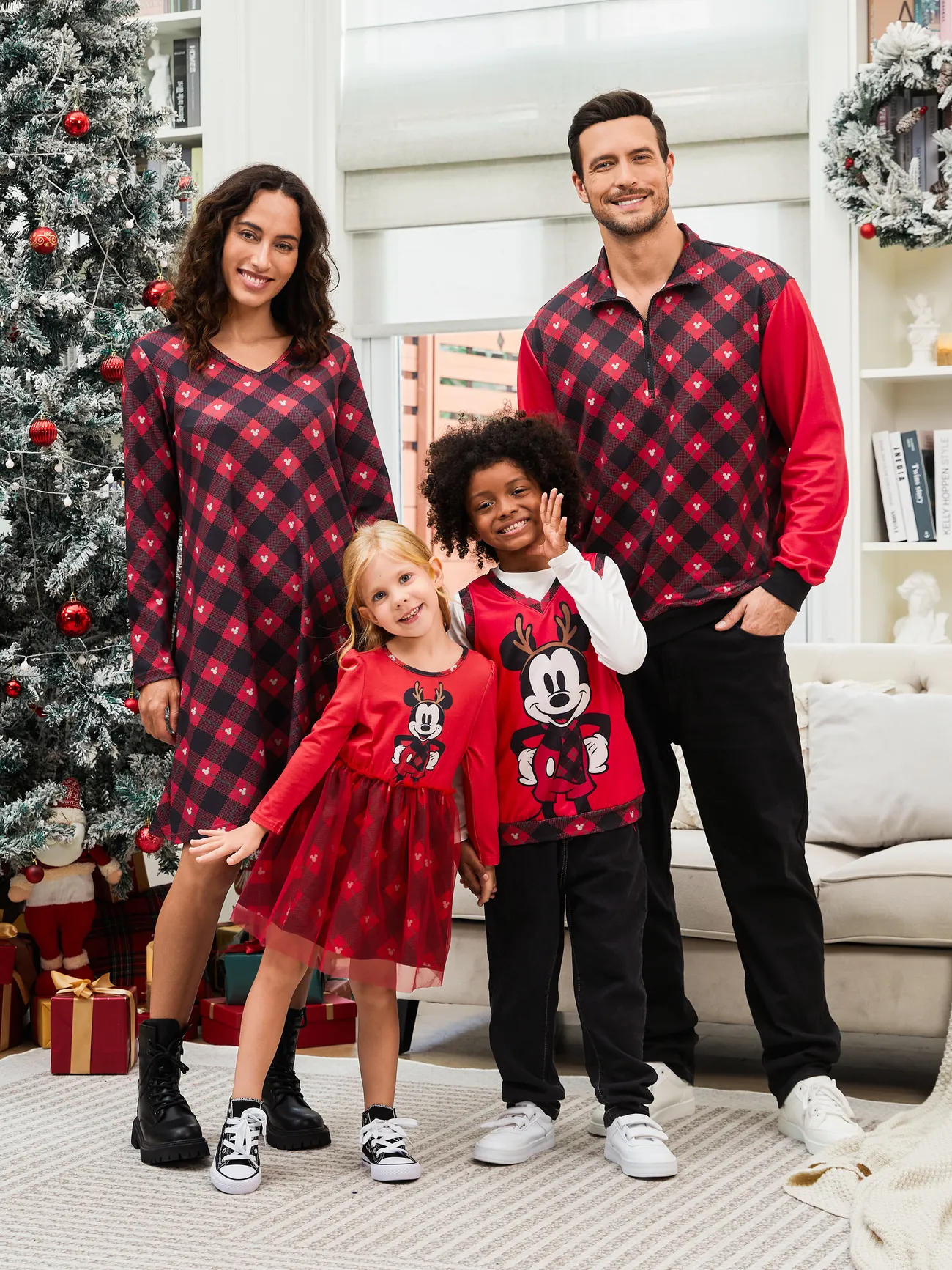 What To Wear For A Family Christmas Picture? - 4