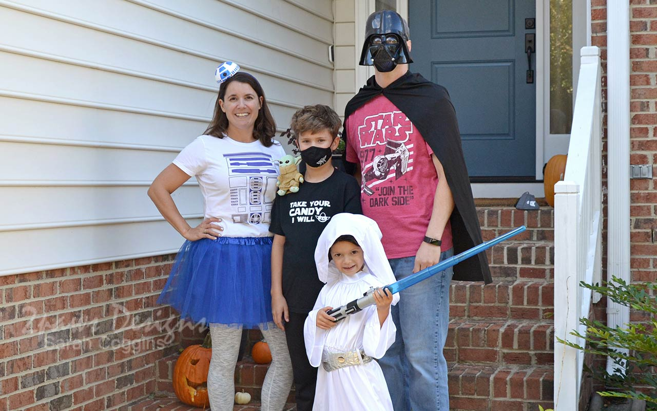 30 Family Halloween Costumes & Outfits for Parties - 14