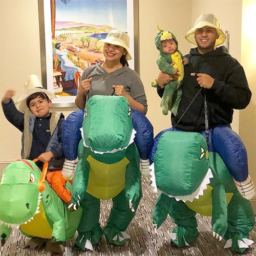 30 Family Halloween Costumes & Outfits for Parties - 8