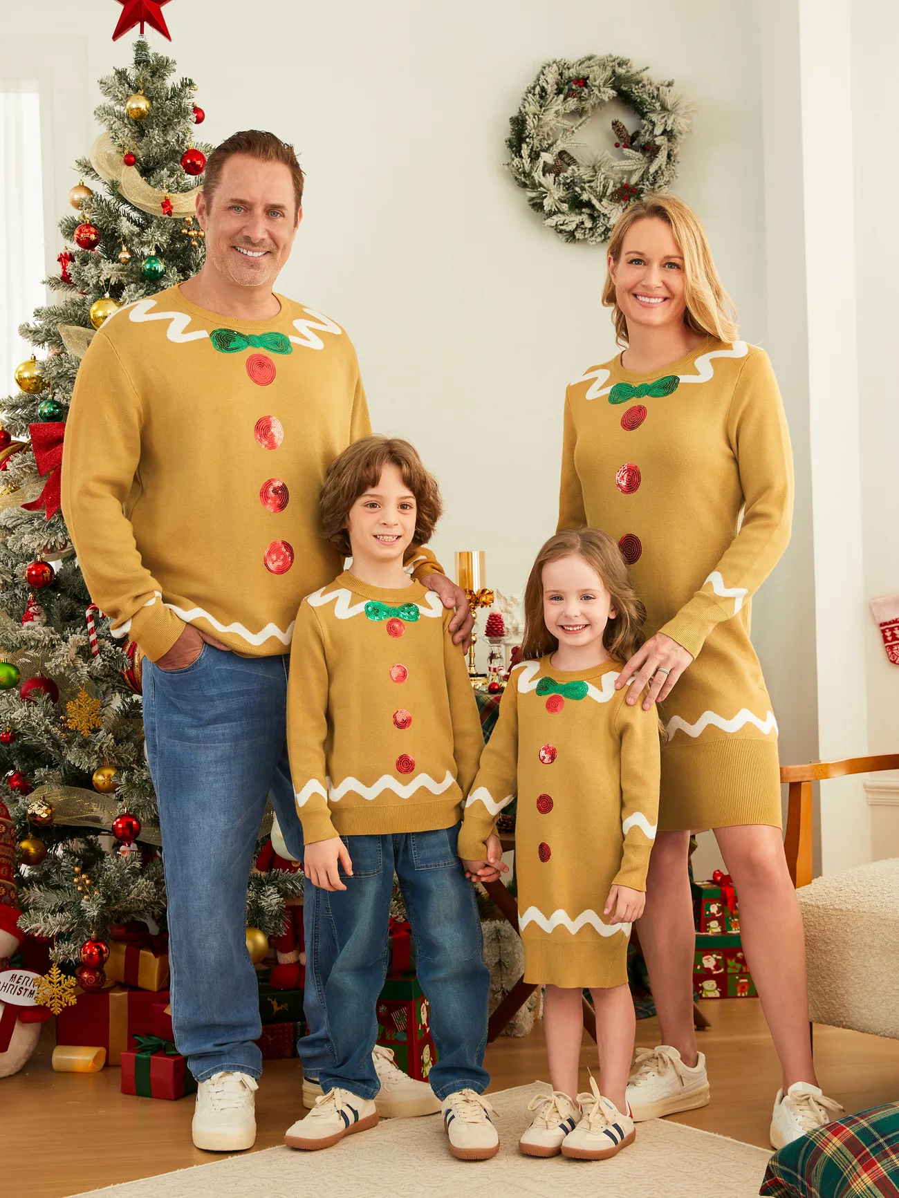 What Colors Are Best For Christmas Family Photos? - 8