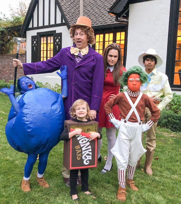 30 Family Halloween Costumes & Outfits for Parties - 24