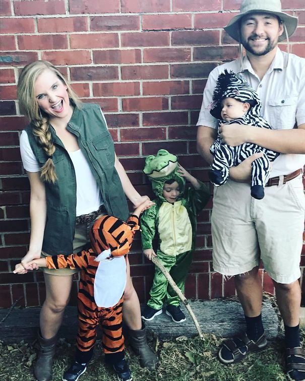 30 Family Halloween Costumes & Outfits for Parties - 30