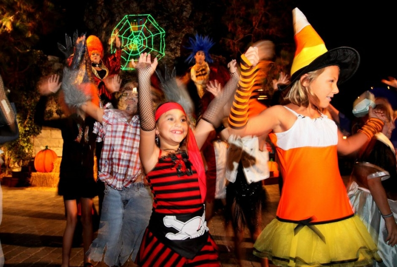 30 Fun Halloween Party Games and Activities for Family - 8