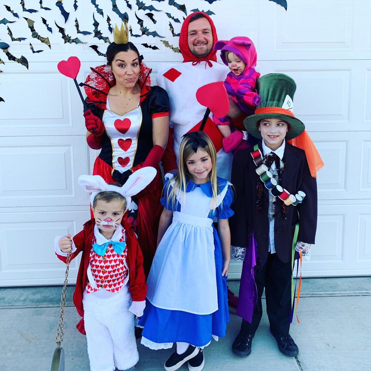 30 Family Halloween Costumes & Outfits for Parties - 23