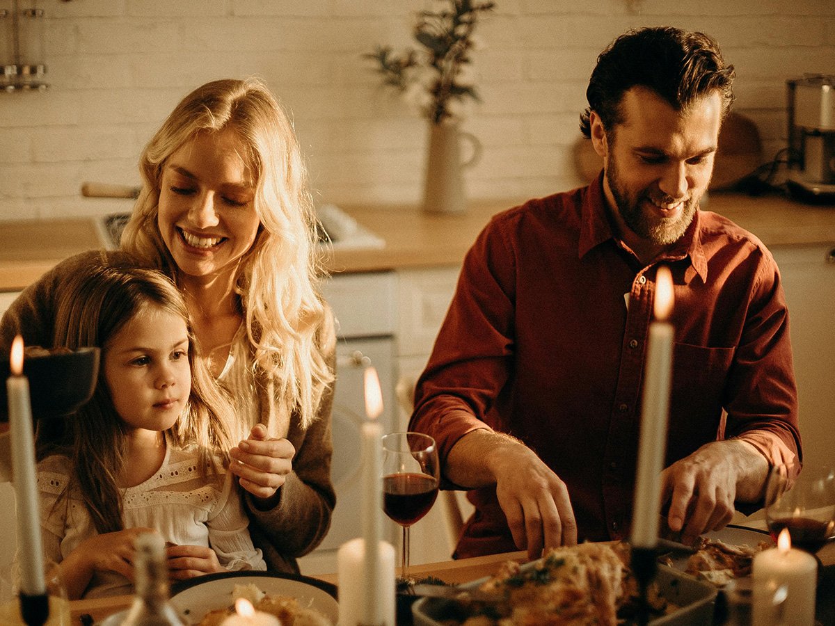 15 Fun Thanksgiving Games to Entertain the Whole Family